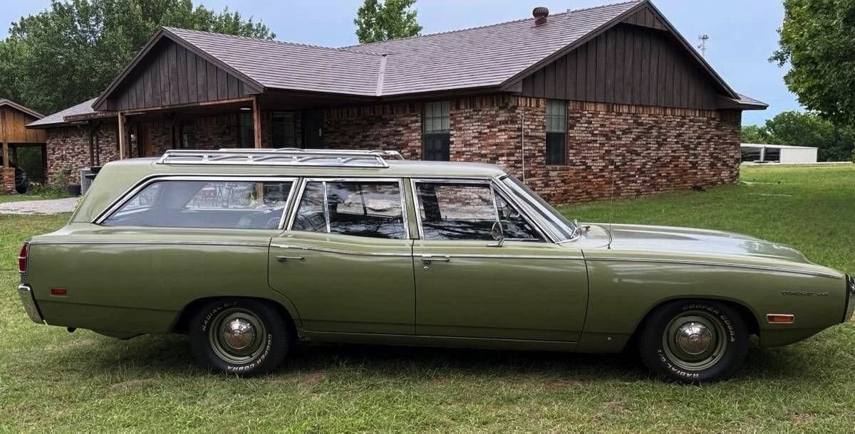 1970 Dodge Coronet 440 station wagon