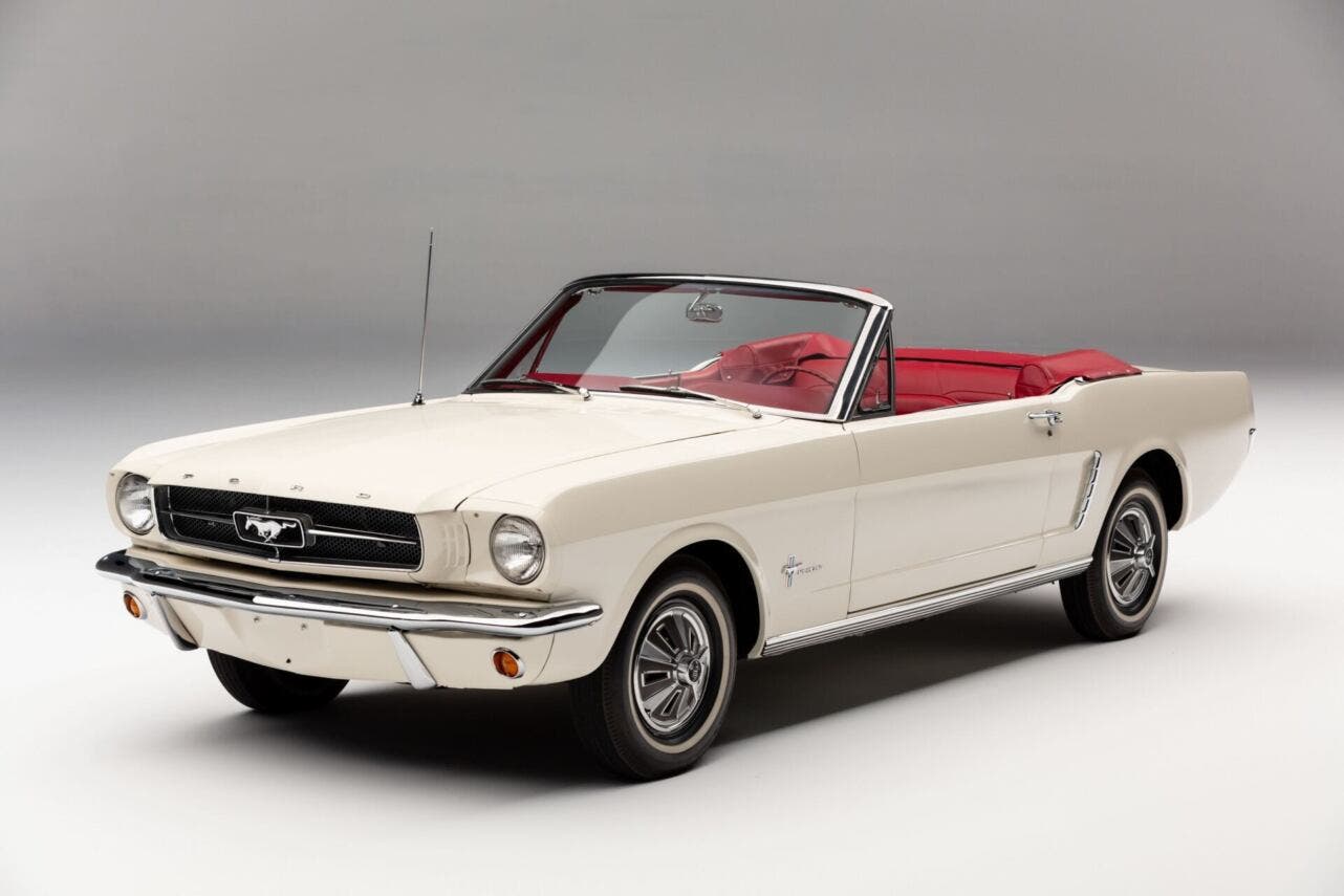 1965 Ford Mustang, disney park