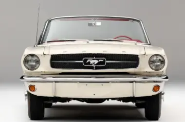 1965 Ford Mustang, disney park