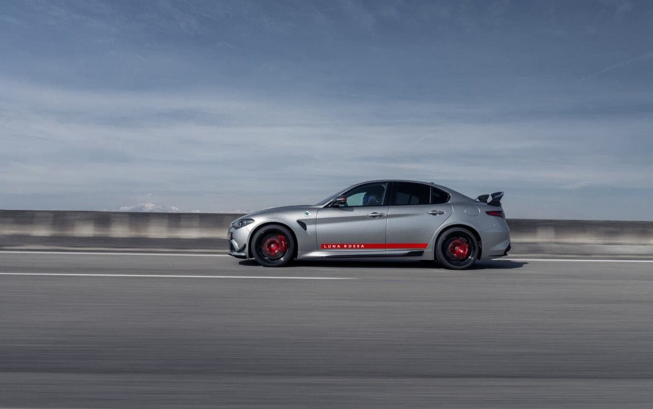 Alfa Romeo Giulia Quadrifoglio Luna Rossa