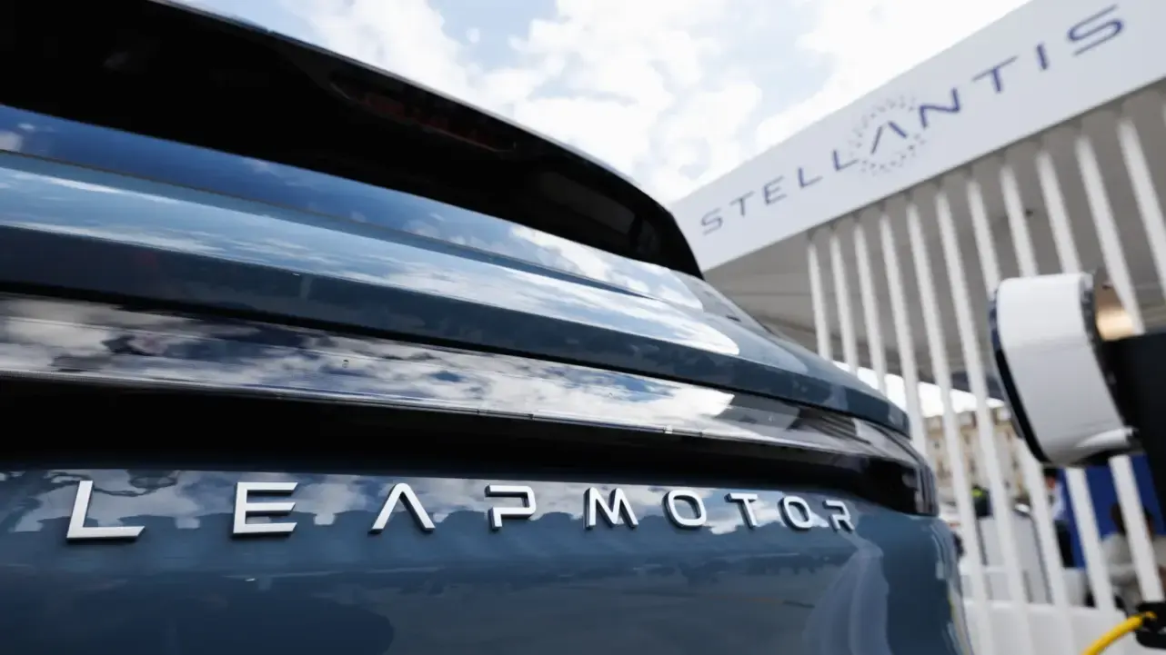 leapmotor badge