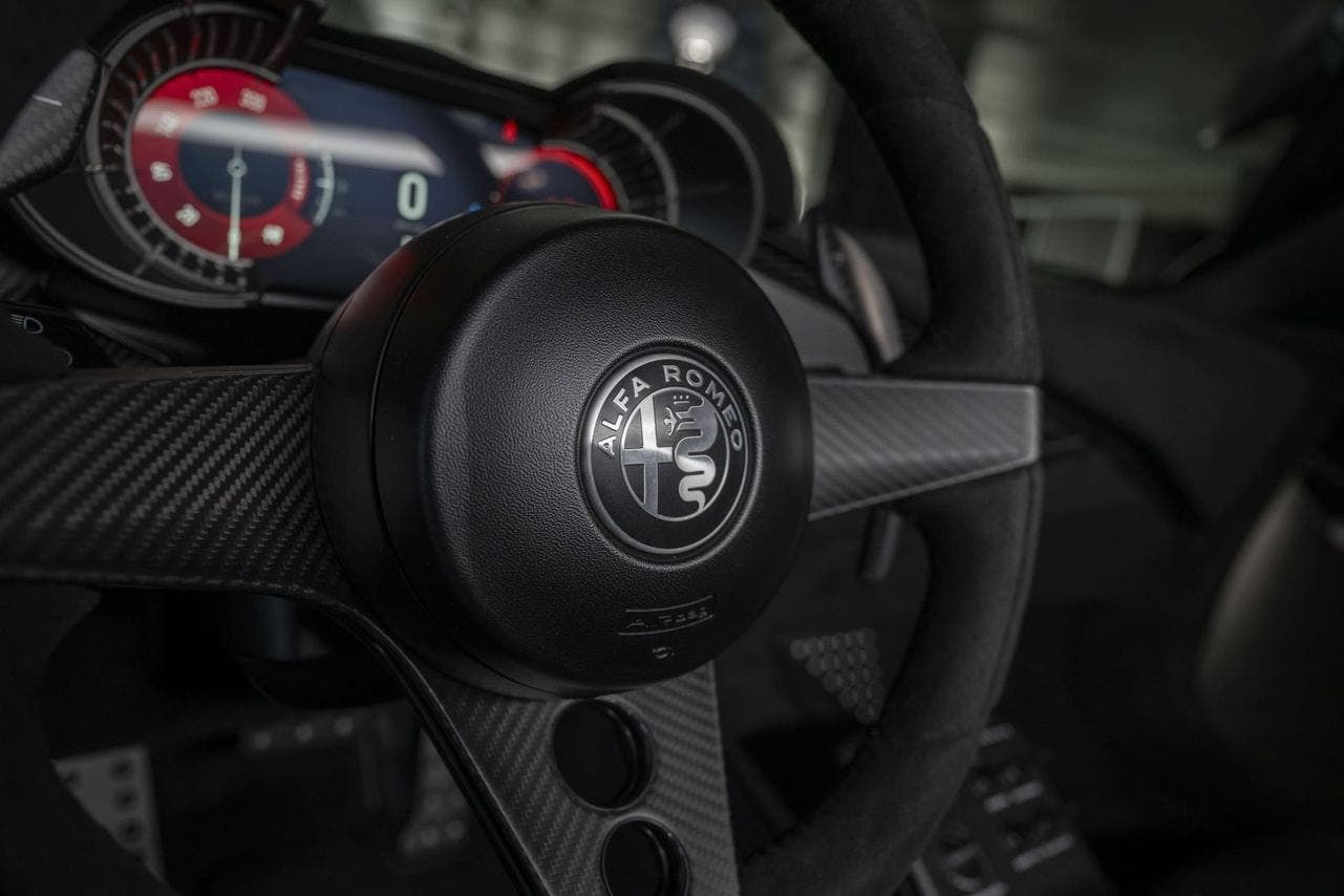 Alfa Romeo 33 Stradale Perla Nera