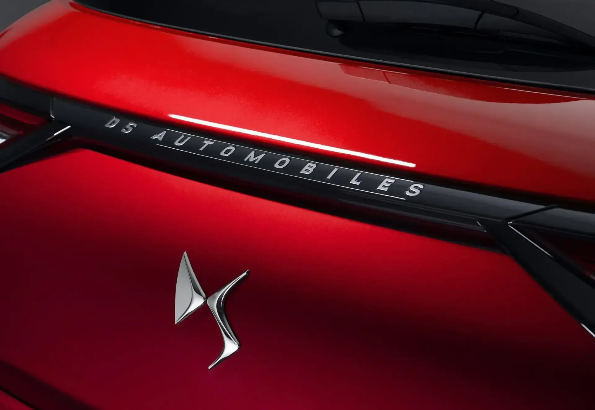 DS Automobiles badge