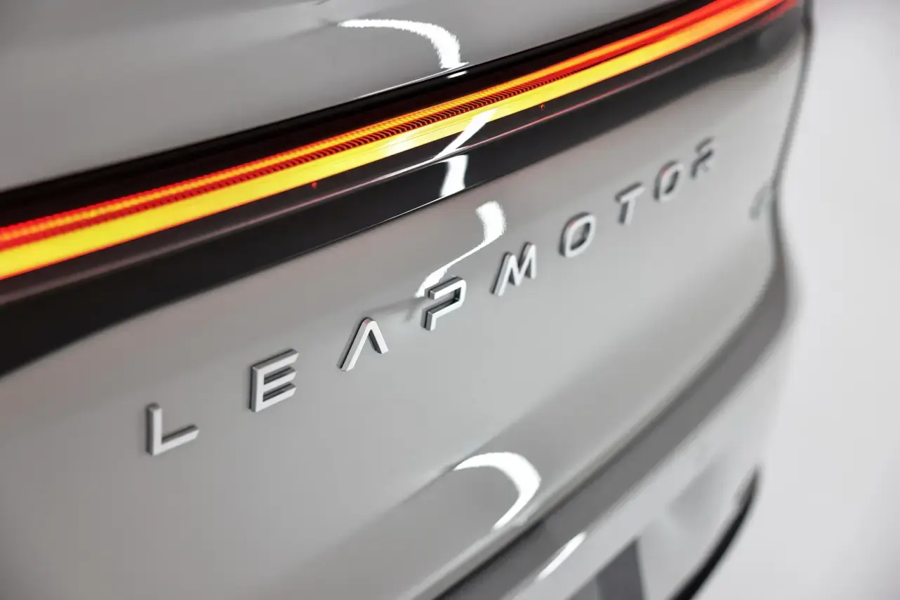 Leapmotor badge