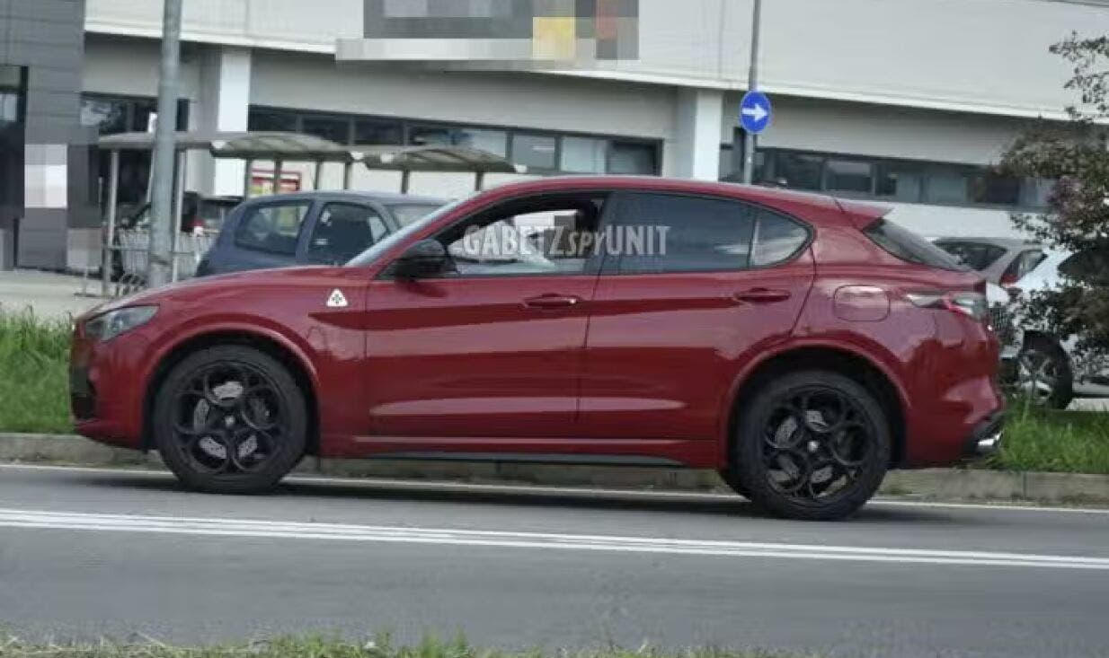 2027 Alfa Romeo Stelvio Quadrifoglio