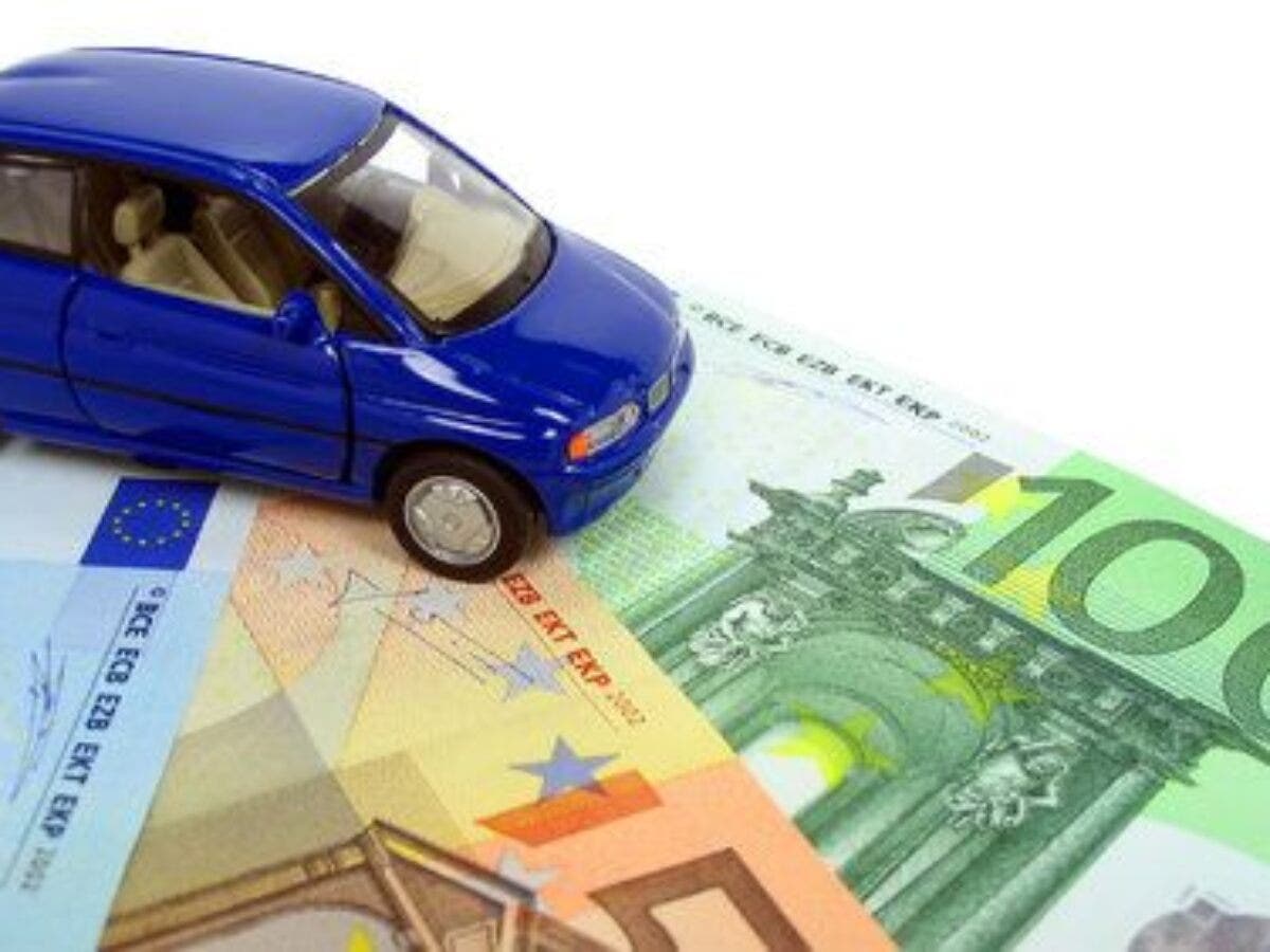 scaricare auto dalle tasse