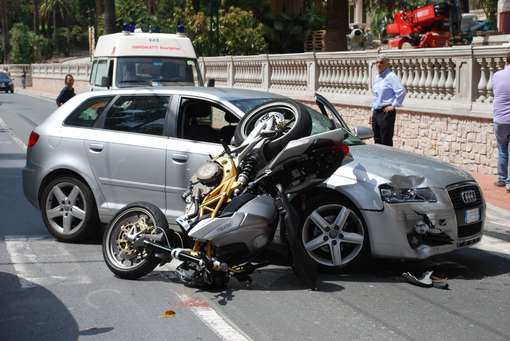 Incidenti stradali reato