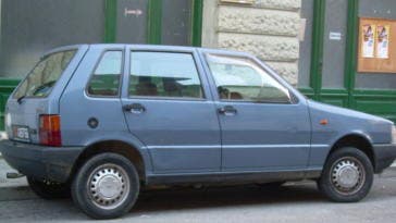 Fiat Uno Fasano bruciate