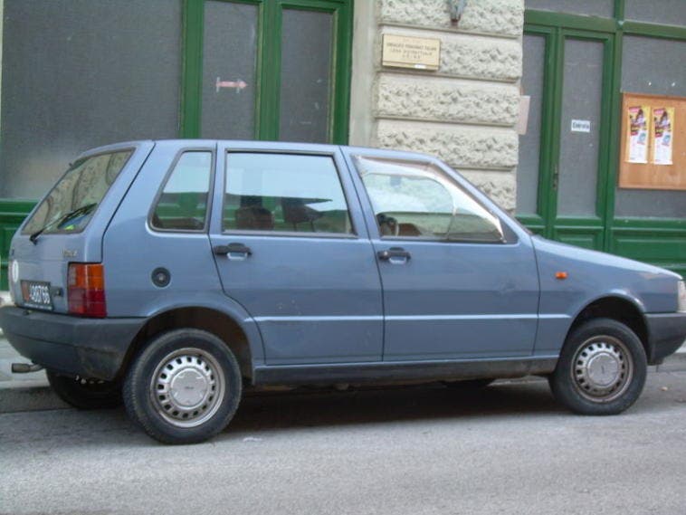 Fiat Uno Fasano bruciate