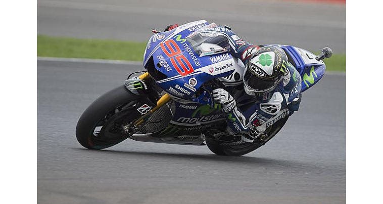 Jorge Lorenzo Alfa Romeo Quadrifoglio Verde casco personalizzato Silverstone 2014