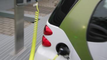 Auto elettriche ricarica colonnine Legge di Stabilità