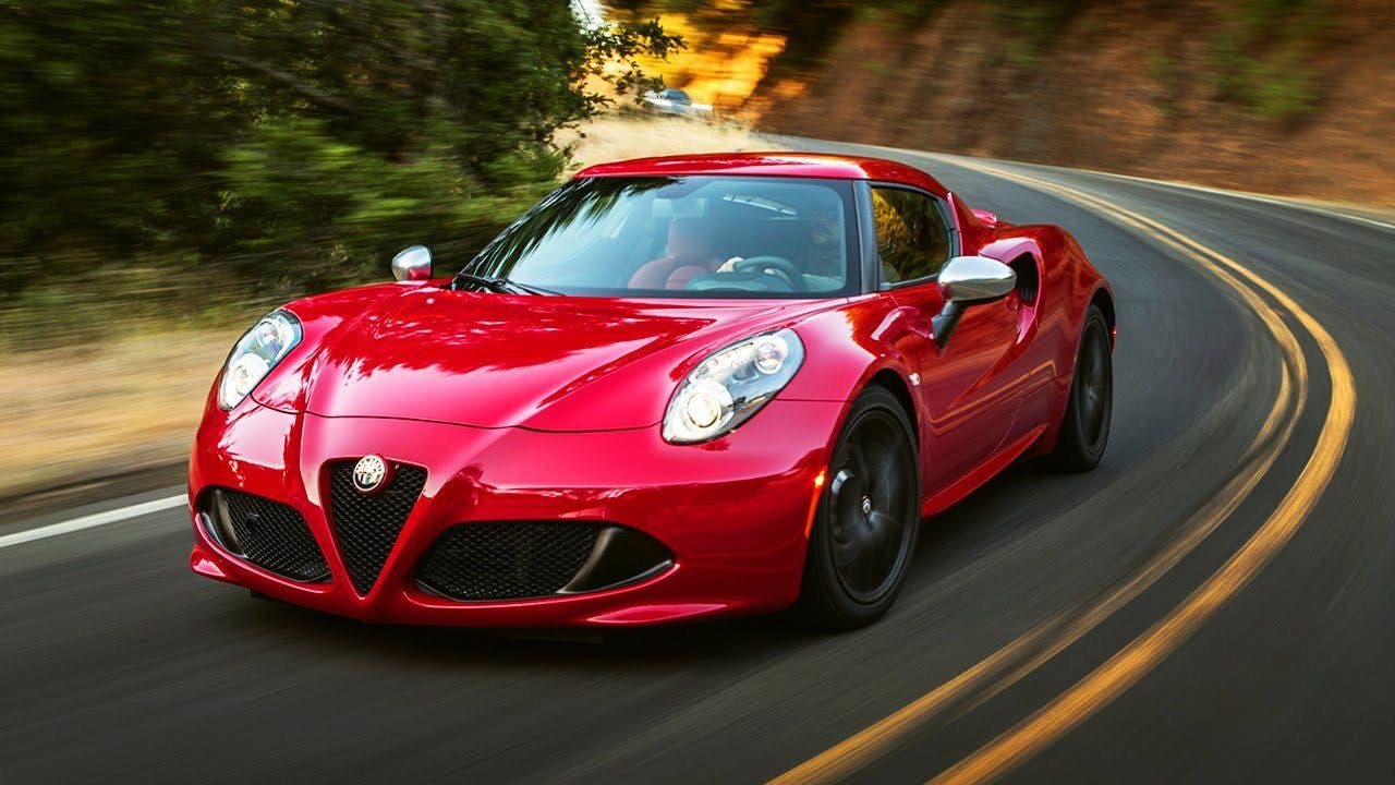 красный спортивный автомобиль alfa 4c spider загрузить