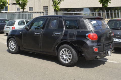 SUV Alfa Romeo foto spia