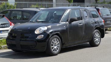 SUV Alfa Romeo foto spia