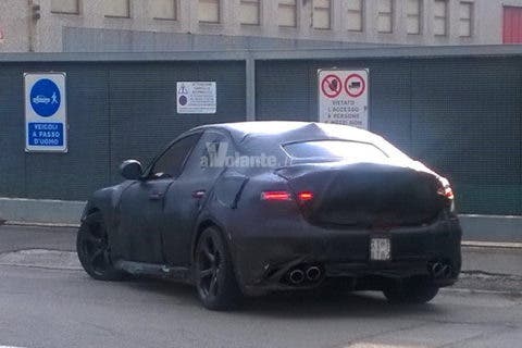 Alfa Romeo Giulia Quadrifoglio Verde 2