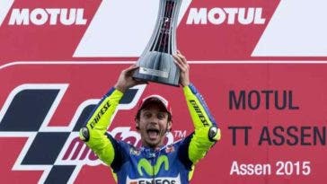 MotoGp, Assen: Rossi show, battuto Marquez all'ultima curva