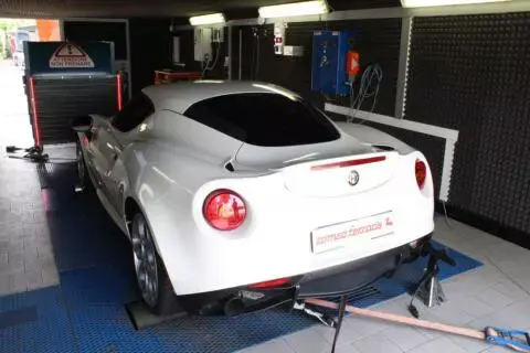 Alfa Romeo 4C