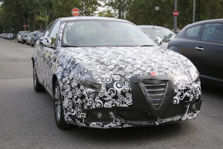 Grille de Calandre avant Alfa Romeo Giulietta - Pièces Autos 2607