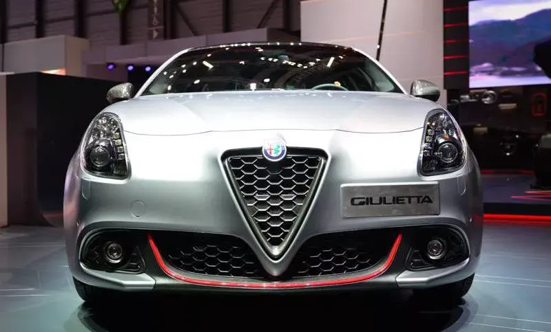 Alfa-Romeo-Giulietta-1