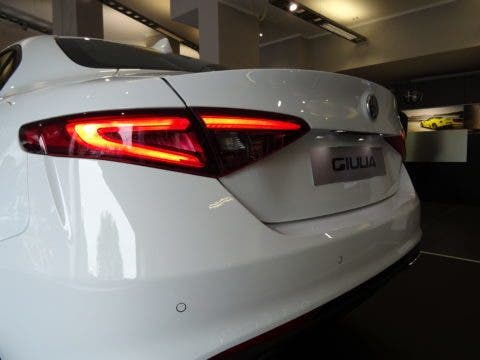 Club Alfa Romeo Giulia posteriore