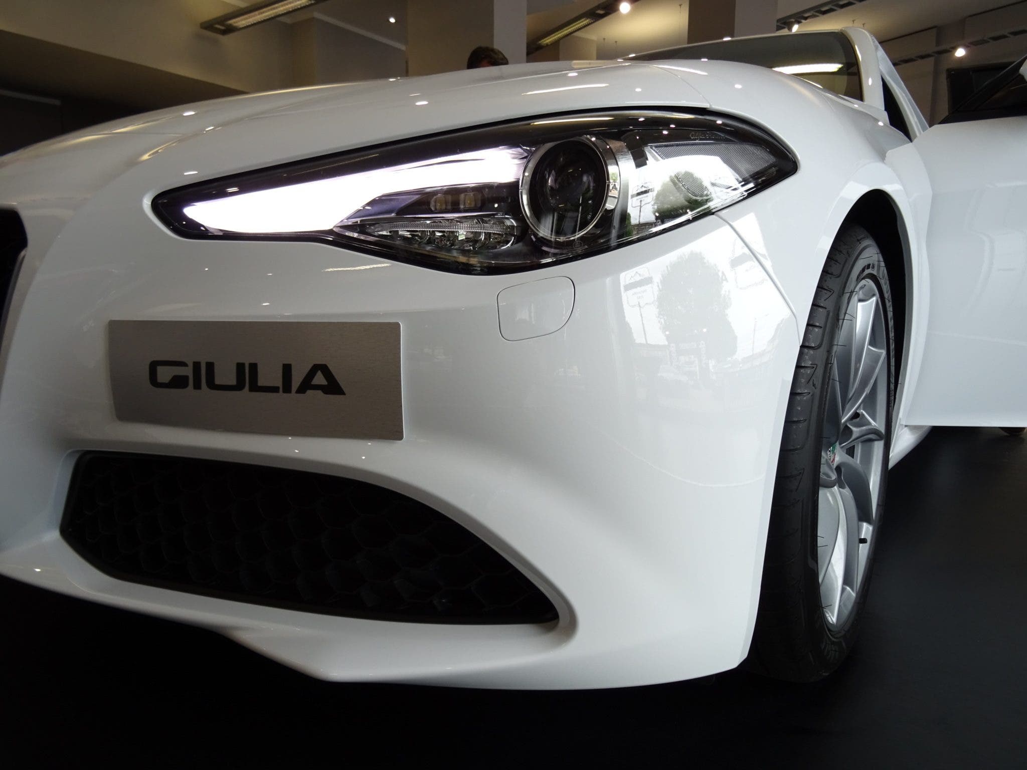 Club Alfa Romeo Giulia fari