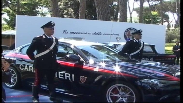 alfa giulia carabinieri livrea