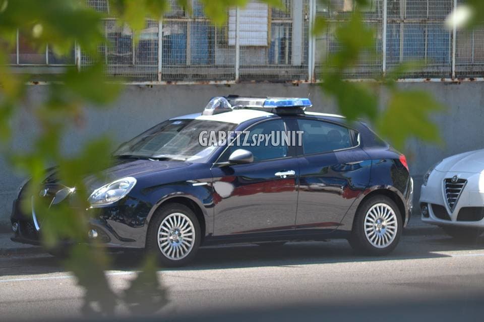 Alfa Romeo Giulietta Carabinieri E Polizia Le Spy Da Facebook Clubalfa It