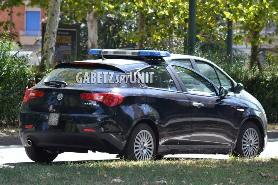 Alfa Romeo Giulietta Carabinieri E Polizia Le Spy Da Facebook Clubalfa It