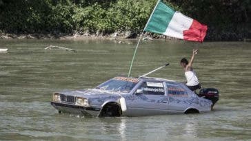 Maserati Biturbo galleggiante