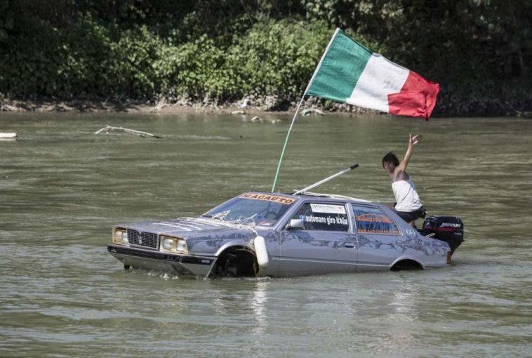 Maserati Biturbo galleggiante