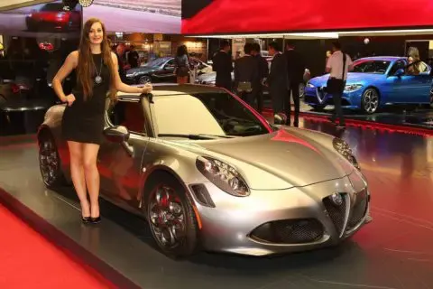 L'Alfa Romeo 4C Coupé al Salone di Parigi 2016