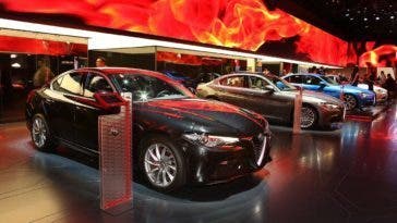Alfa Romeo Giulia 2.0 benzina Salone di Parigi 2016