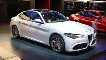 L'Alfa Romeo Giulia Veloce Grigio Silverstone Salone di Parigi 2016