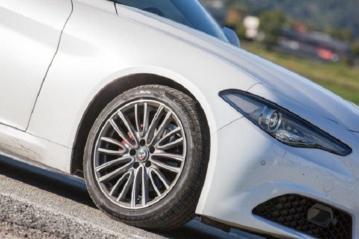 Alfa Romeo Giulia e Pirelli Cinturato P7. Credits: Motorionline