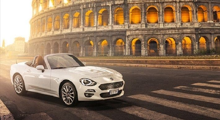 Fiat 124 Spider Legend Tour