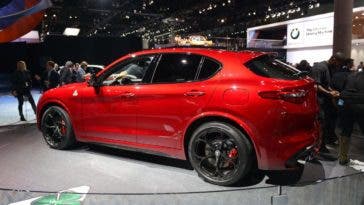 alfa romeo stelvio qv rosso red