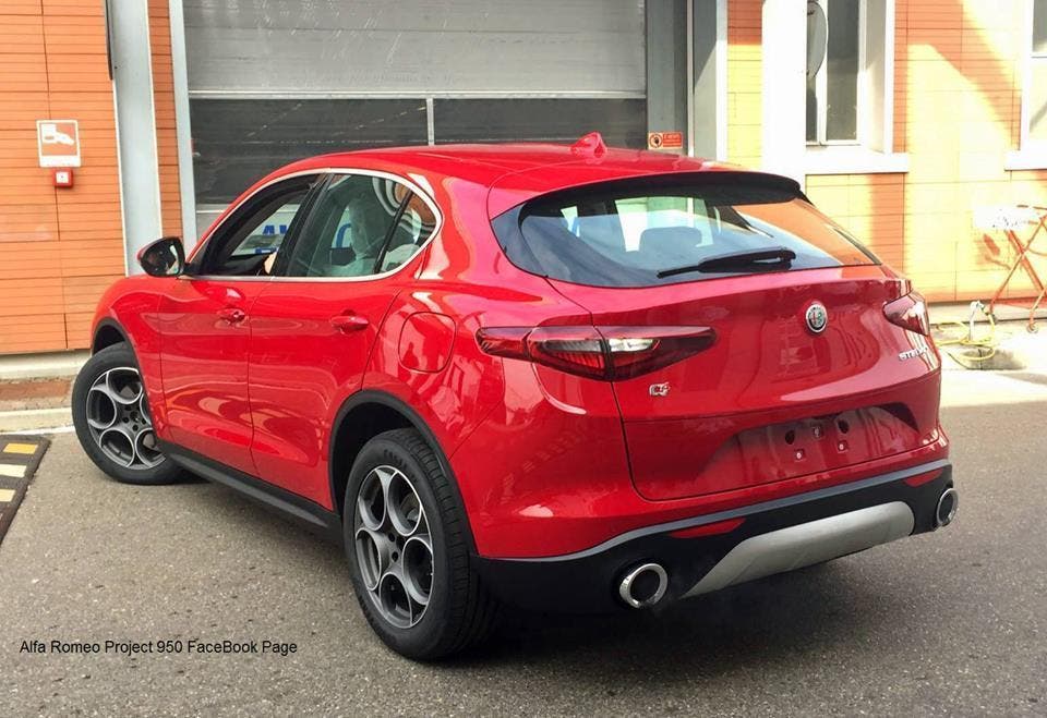 Alfa-Romeo-Stelvio-1-4.jpg