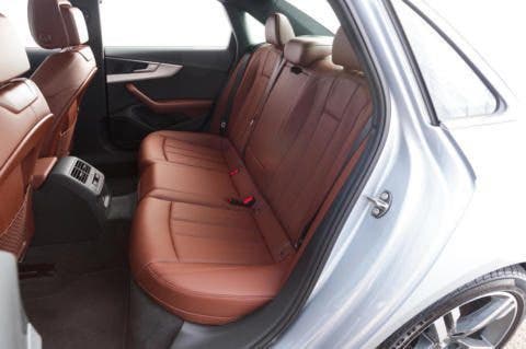 Audi A4 20T sedili posteriori