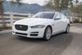 2017-Jaguar-XE-25T-frontale tre quarti bianca su strada