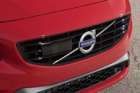 volvo s60 t6 awd griglia rossa