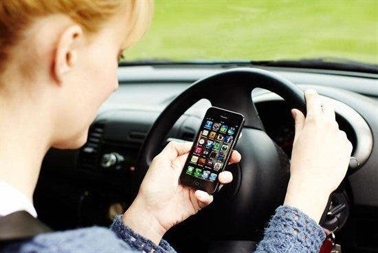 Guida con smartphone
