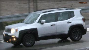 Foto spia Jeep Renegade restyling
