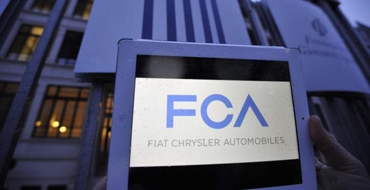 Fiat Chrysler Automobiles accordo Apple
