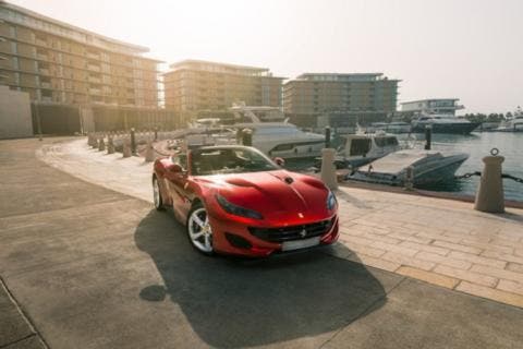 Ferrari Portofino tour Emirati Arabi Uniti