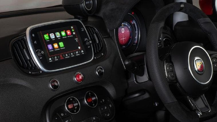 Abarth 595 nuovo sistema infotainment