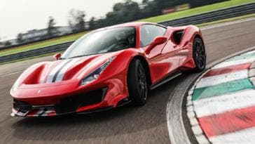 Ferrari 488 Pista cerchi carbonio