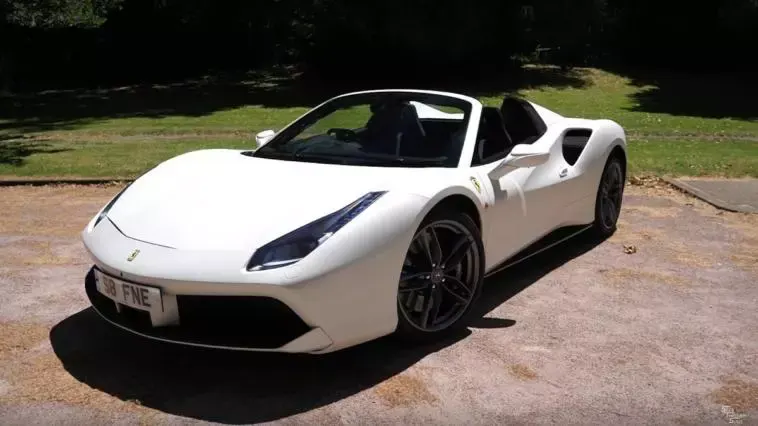 Ferrari 488 Spider oltre 28 optional