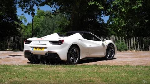 Ferrari 488 Spider oltre 28 optional