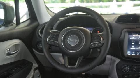 Jeep Renegade MY 19 foto reali