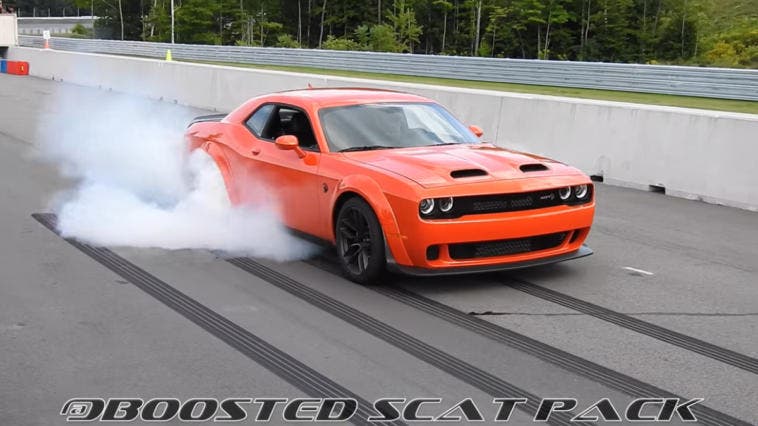 Dodge Challenger SRT Hellcat Redeye bornout video